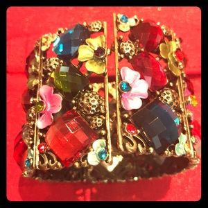 Flower stone bracelet